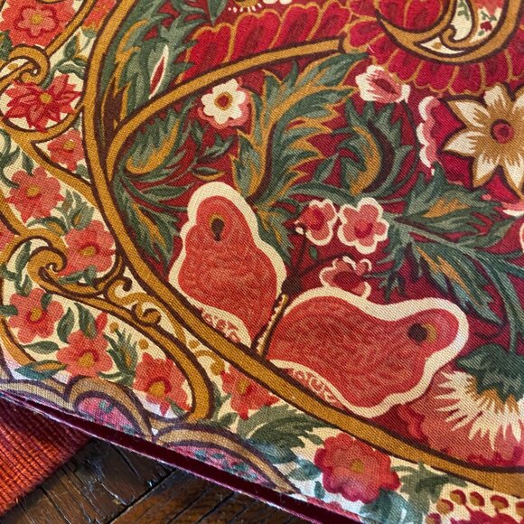 Pottery Barn Table Runner with 4 Matching Napkins – Paisley Floral Design - Picture 7 of 10